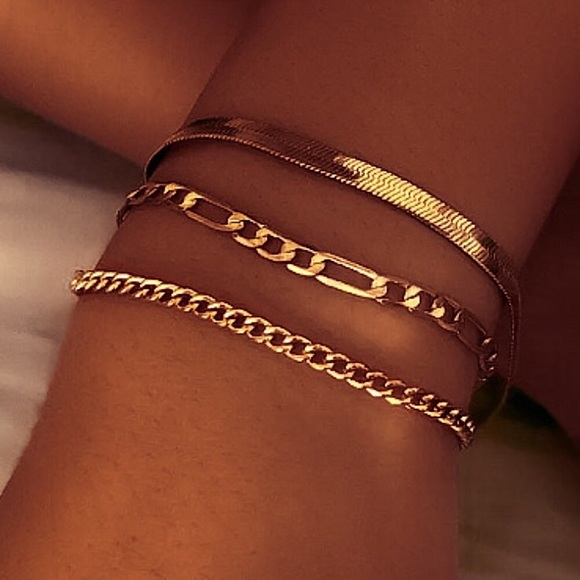 Jewelry - ⚜️[𝟯/$𝟭𝟴]⚜️NEW 3 Layered Curb Figaro Herringbone Chains Bracelet